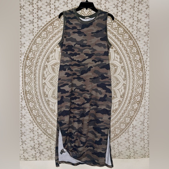 LA MIEL Dresses & Skirts - LADIES "LA MIEL" CAMO SLEEVELESS MAXI DRESS, SIZE SMALL
